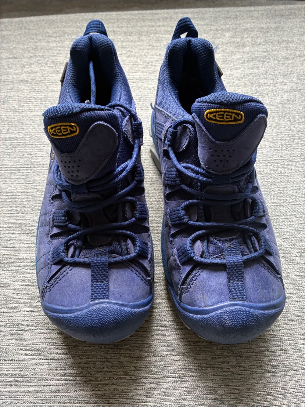 Women’s size 6 Keen Sample hiking shoes
